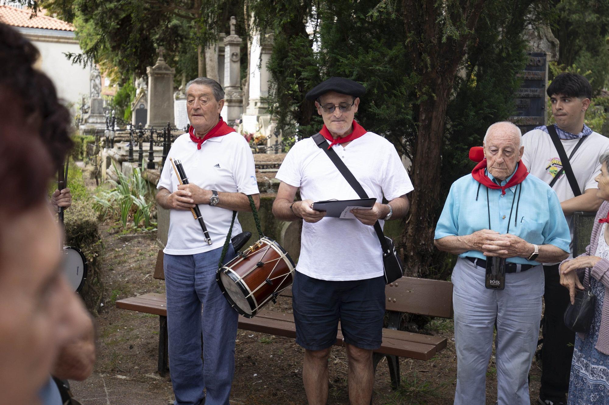 En imágenes: Homenaje en Santa Isabel a los celedones de oro fallecidos
