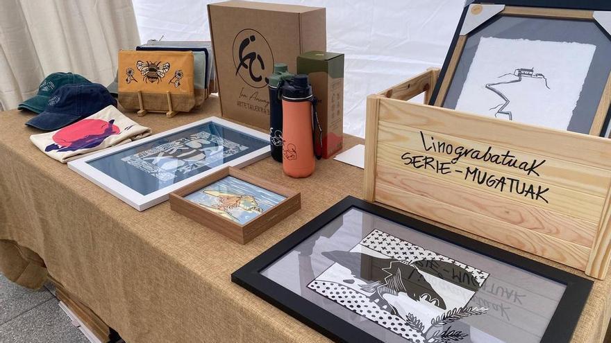 Linograbado textil: la obra artesanal de la artista Iratxe Arsuaga