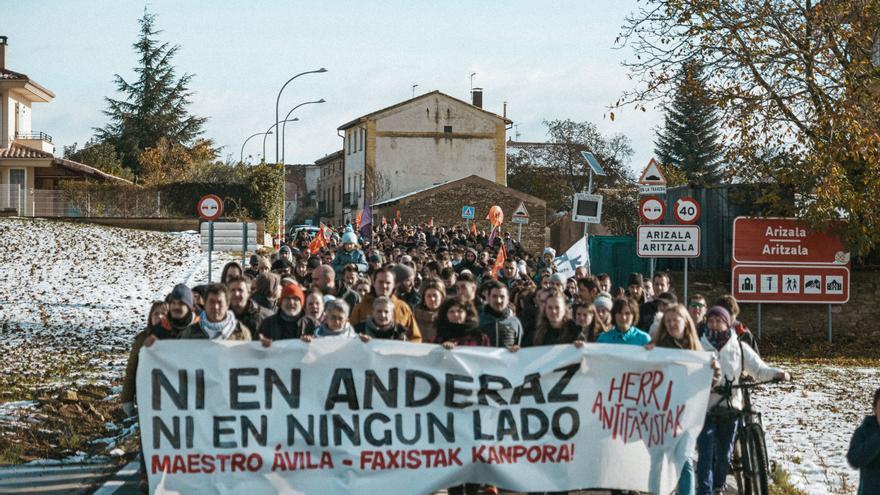 Manifestación contra la presencia de la Fundación Maestro Ávila en Yerri y Guesálaz
