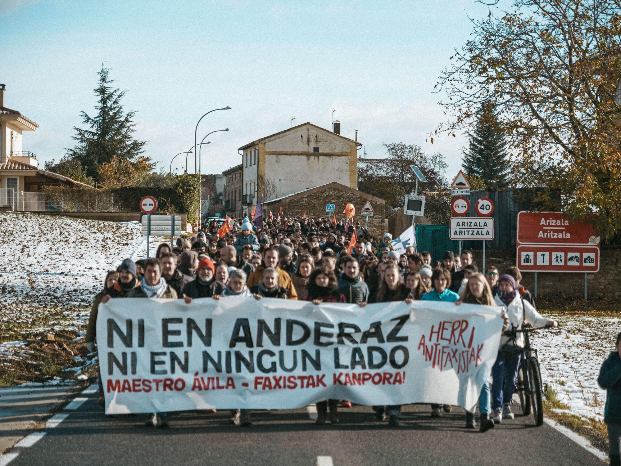 Fotos de la manifestación desde Arizala hasta Abárzuza contra la presencia de la Fundación Maestro Ávila