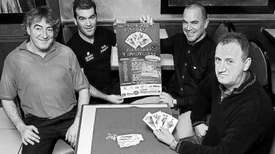 Iñaki Lezea, Victor de Sousa, Juan Percaz y José Luis López, en el Etxabe.