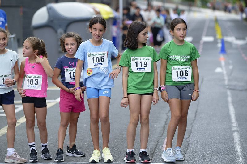 Castellers, gigantes y carrera popular en las Agorreko Santikutzak de Legazpi