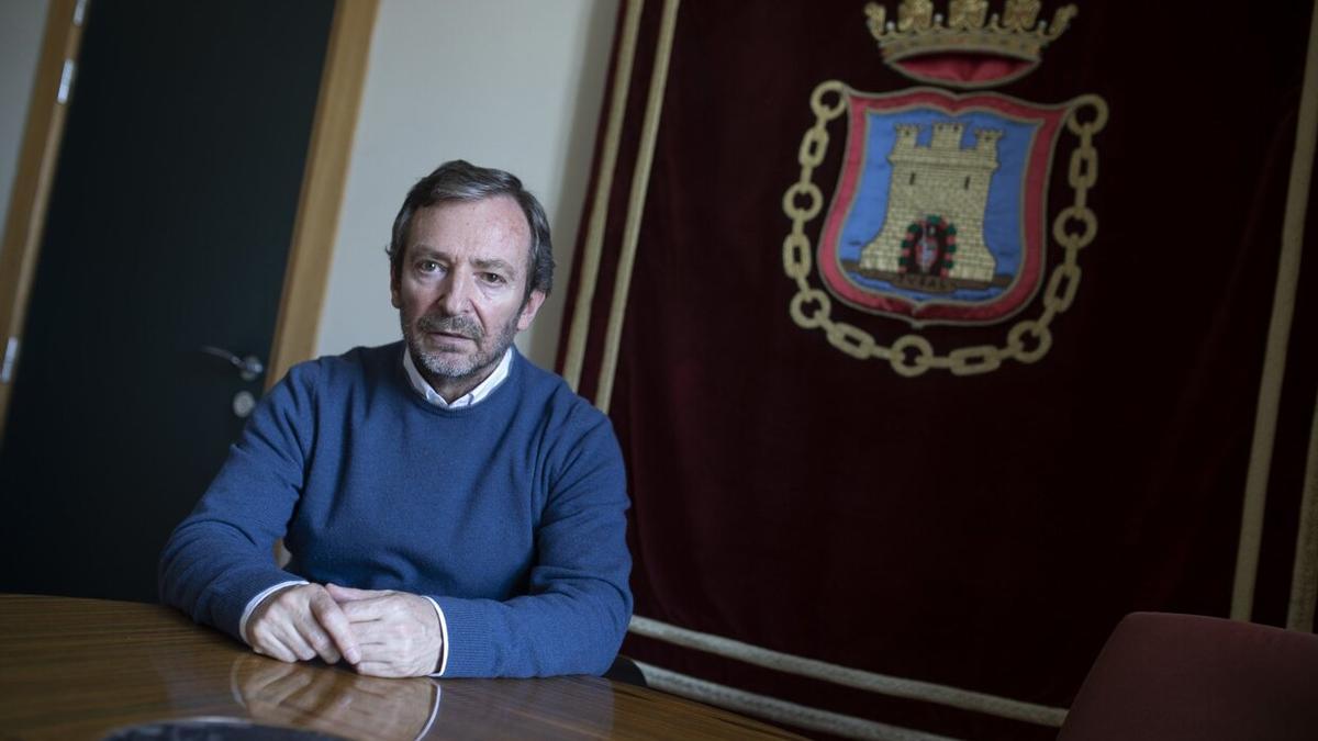 Jesús Arrizubieta, alcalde de Tafalla, en su despacho del consistorio.