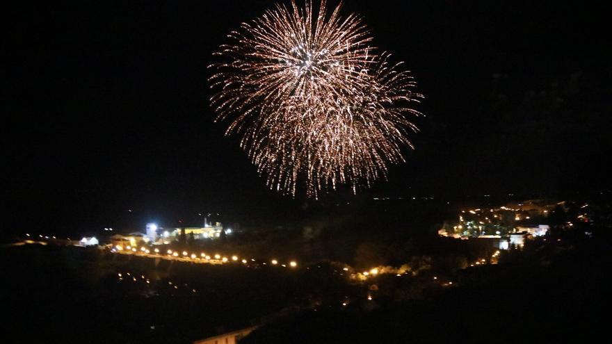 A punto de suspenderse por viento los fuegos artificiales de Tudela