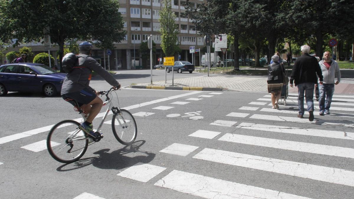 Paso de cebra cercano al lugar del atropello entre Pamplona y Barañáin.