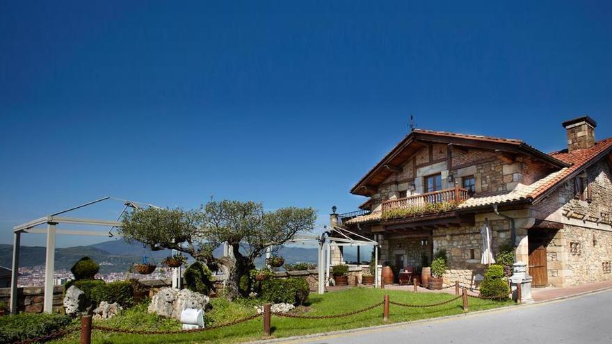 Un influencer visita el restaurante con una de las "mejores vistas" de Bilbao: "Esto está por encima de lo sobresaliente"