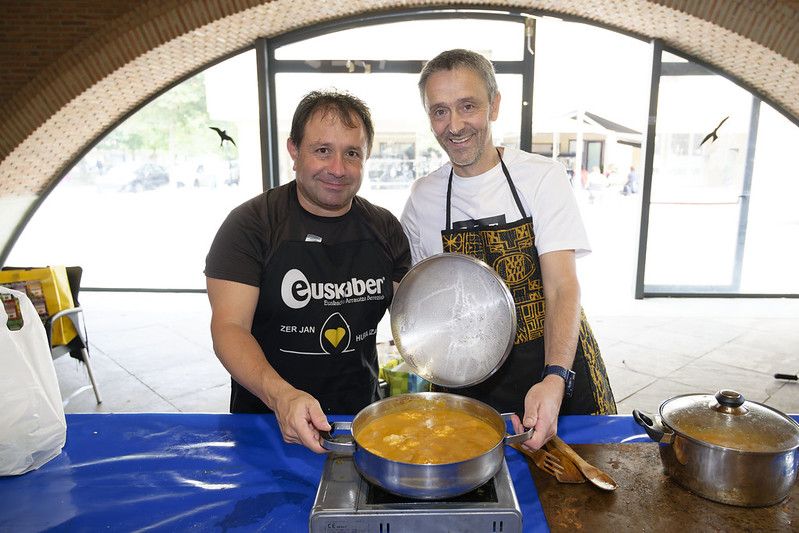 Kantu Afaria y concurso gastronómico en las Agorreko Santikutzak de Legazpi