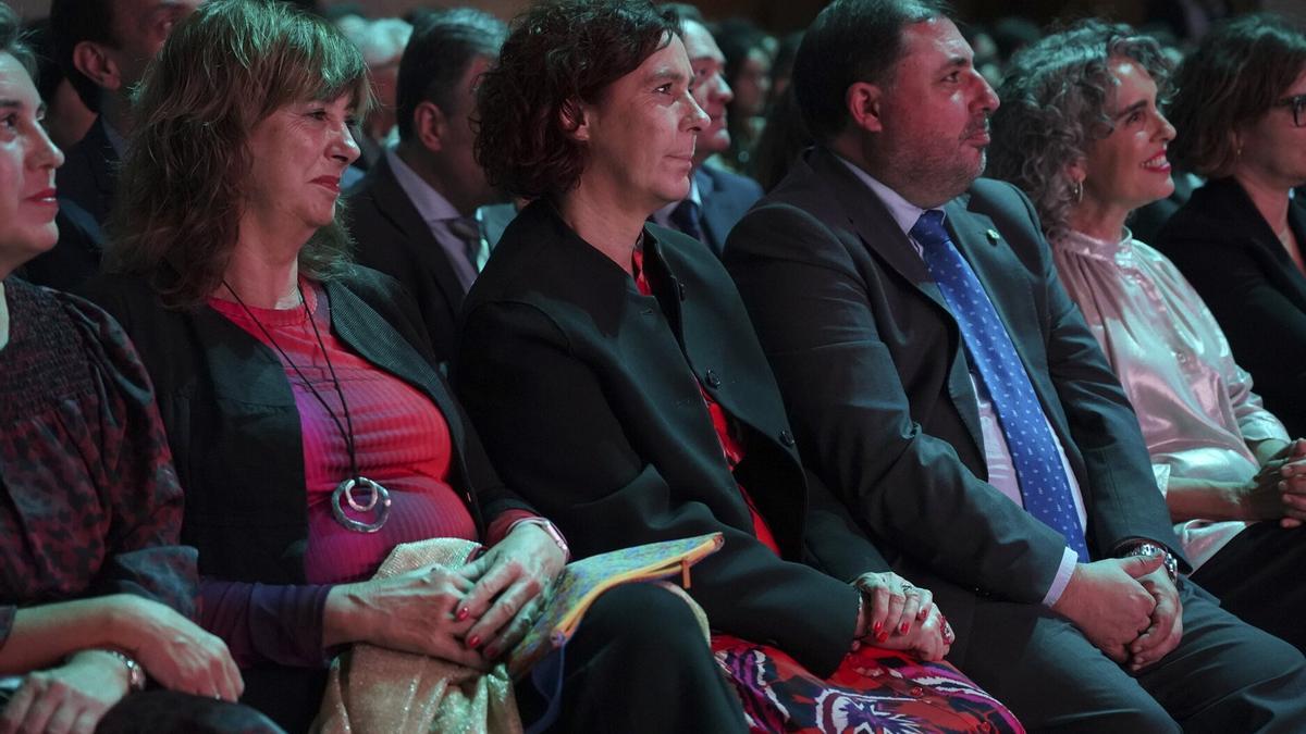 La vicepresidenta navarra Ana Ollo, Amaia Arregi, Unai Hualde y la vichelehendakari Ibone Bengoetxea.