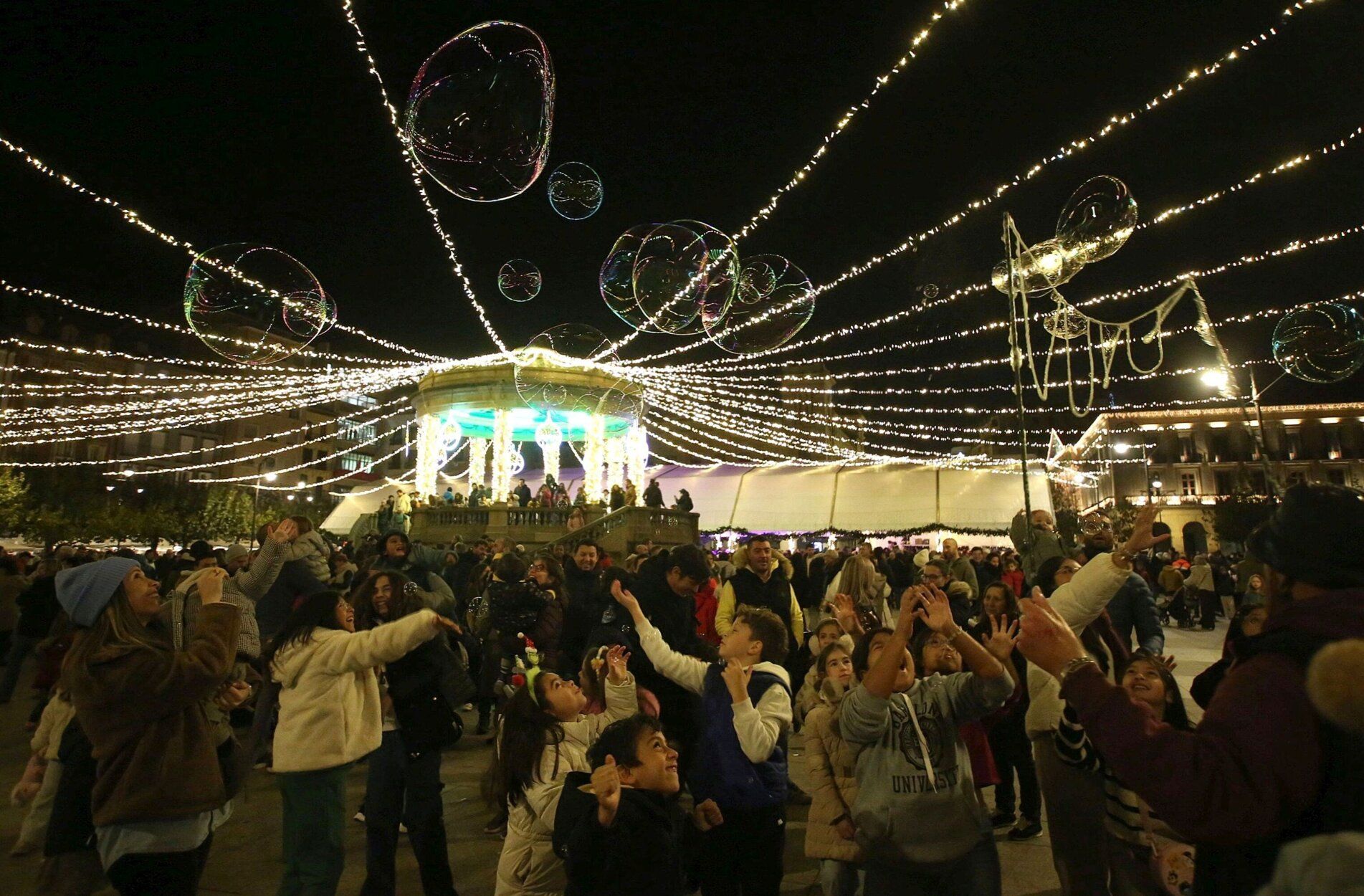 Imagenes del encendido de luces de navidad en Pamplona