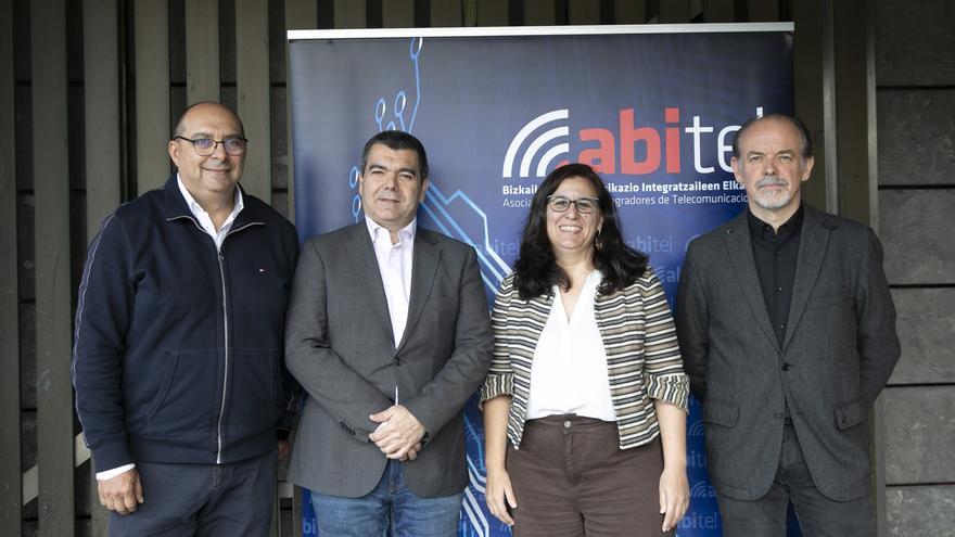 En imágenes: Abitel promueve un encuentro con profesionales de la ingeniería, arquitectura y administración de fincas en la sede del COAVN