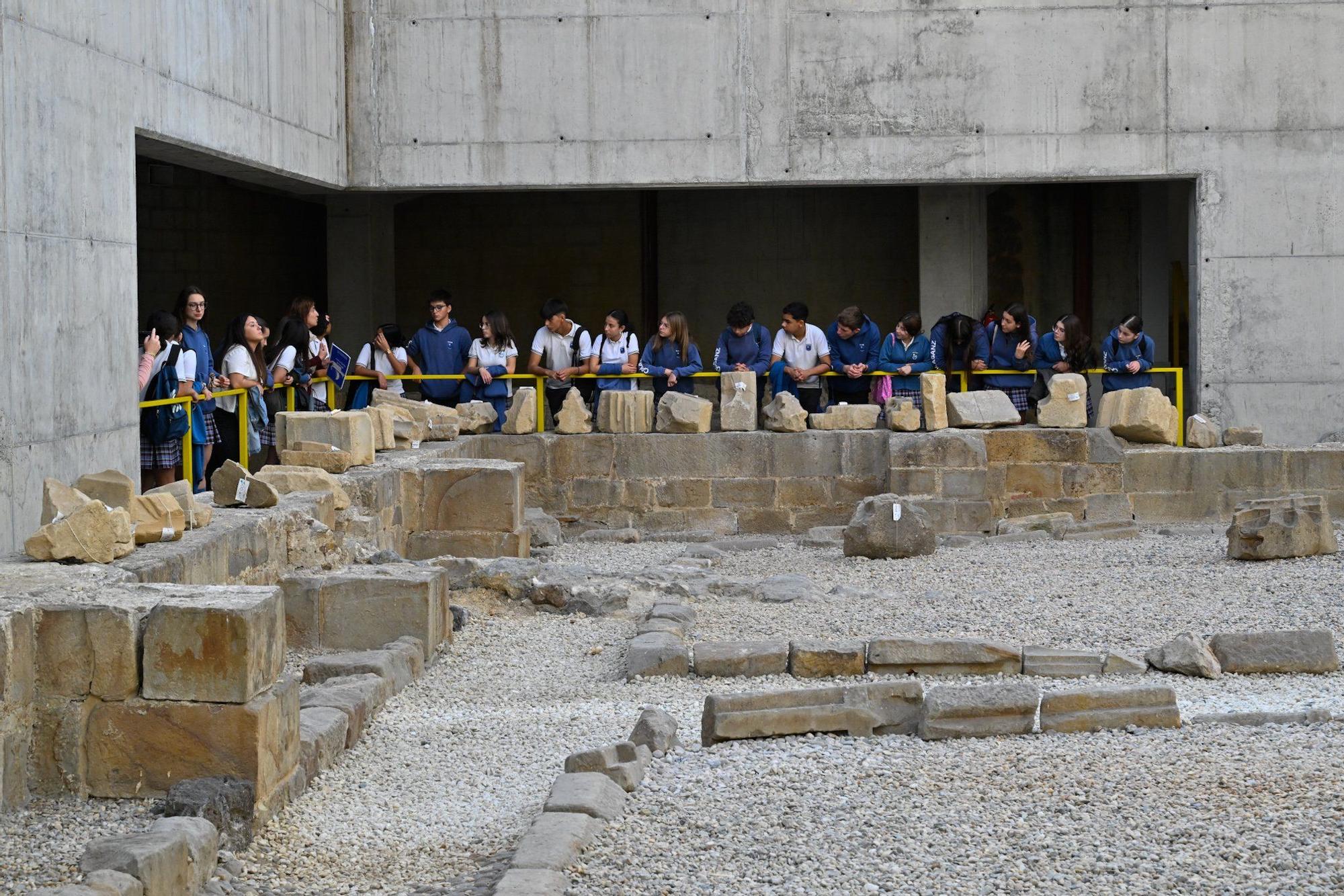 En imágenes: Estudiantes de Bizkaia  miran al futuro desde la arqueología