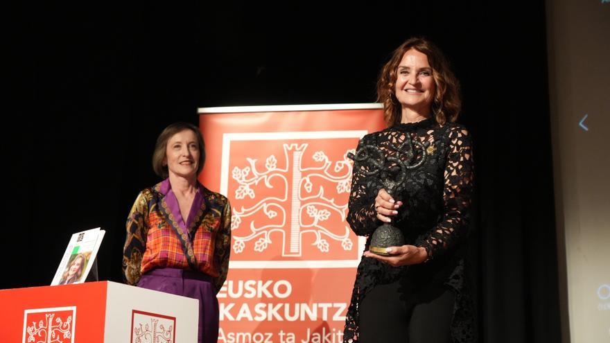 Gloria Totoricagüena recibe el Premio Manuel Lekuona 2025 por su investigación sobre la diáspora vasca