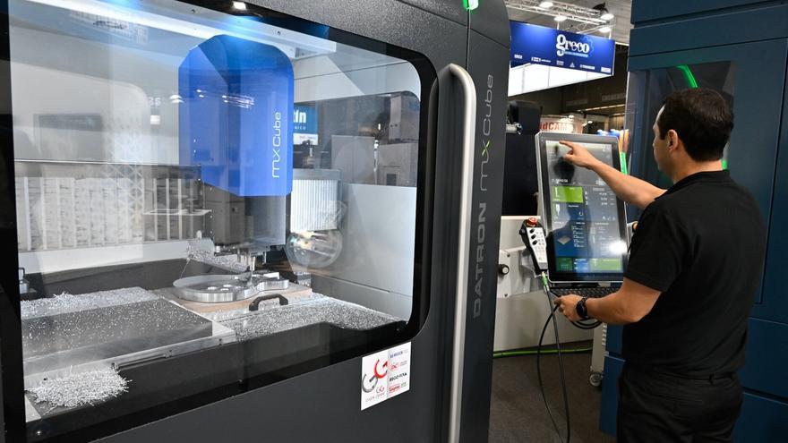 La máquina herramienta compensa la caída de facturación con un aumento de pedidos