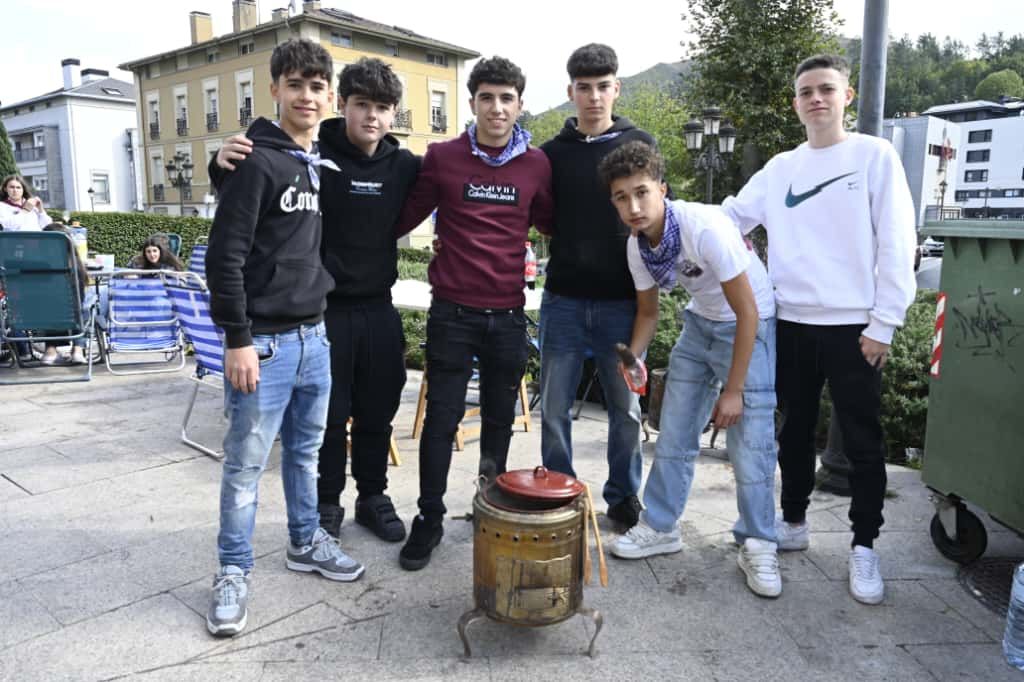 Las putxeras humean en Balmaseda en homenaje al tren de La Robla