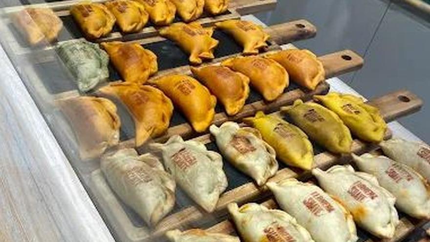 Empanadas ‘hechas con el corazón’ en 16 sabores a elegir en Las  Muns en Bilbao