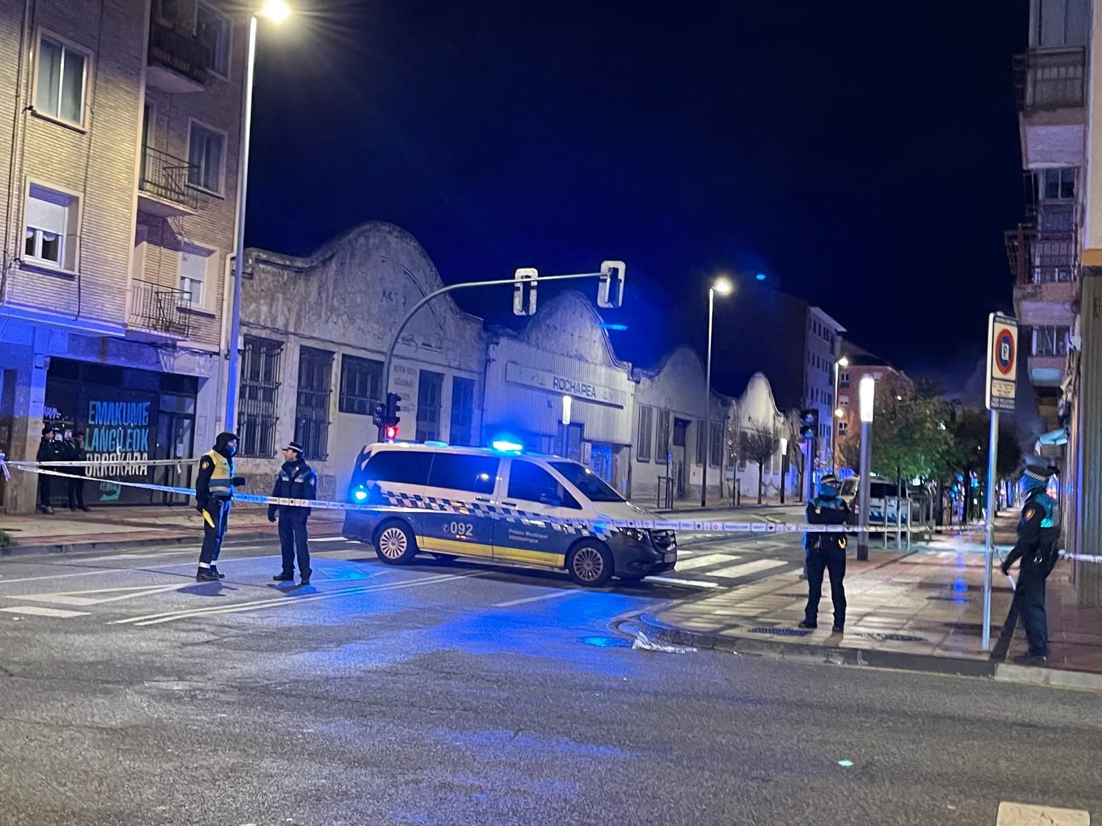 Fotos del incendio de un bazar en la Rochapea