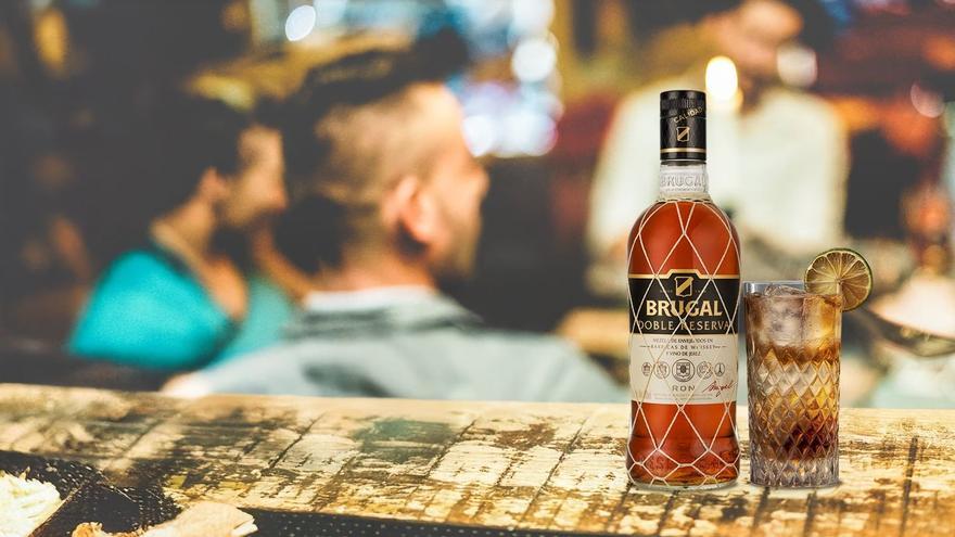 Brugal Doble Reserva: el ron premium que protagonizará todos los brindis estas Navidades