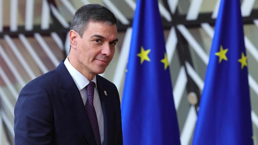 Sánchez acusa a Feijóo de hacer una "oposición destructiva" que se queda "en el ataque personal"