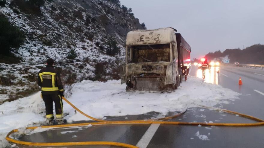 Arde un camión en la AP-15