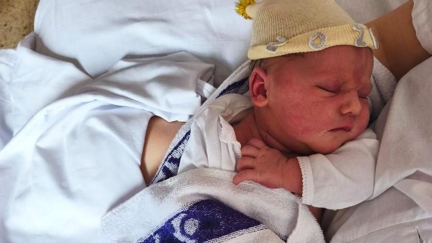 Nora es la primera bebé nacida en Álava en 2026