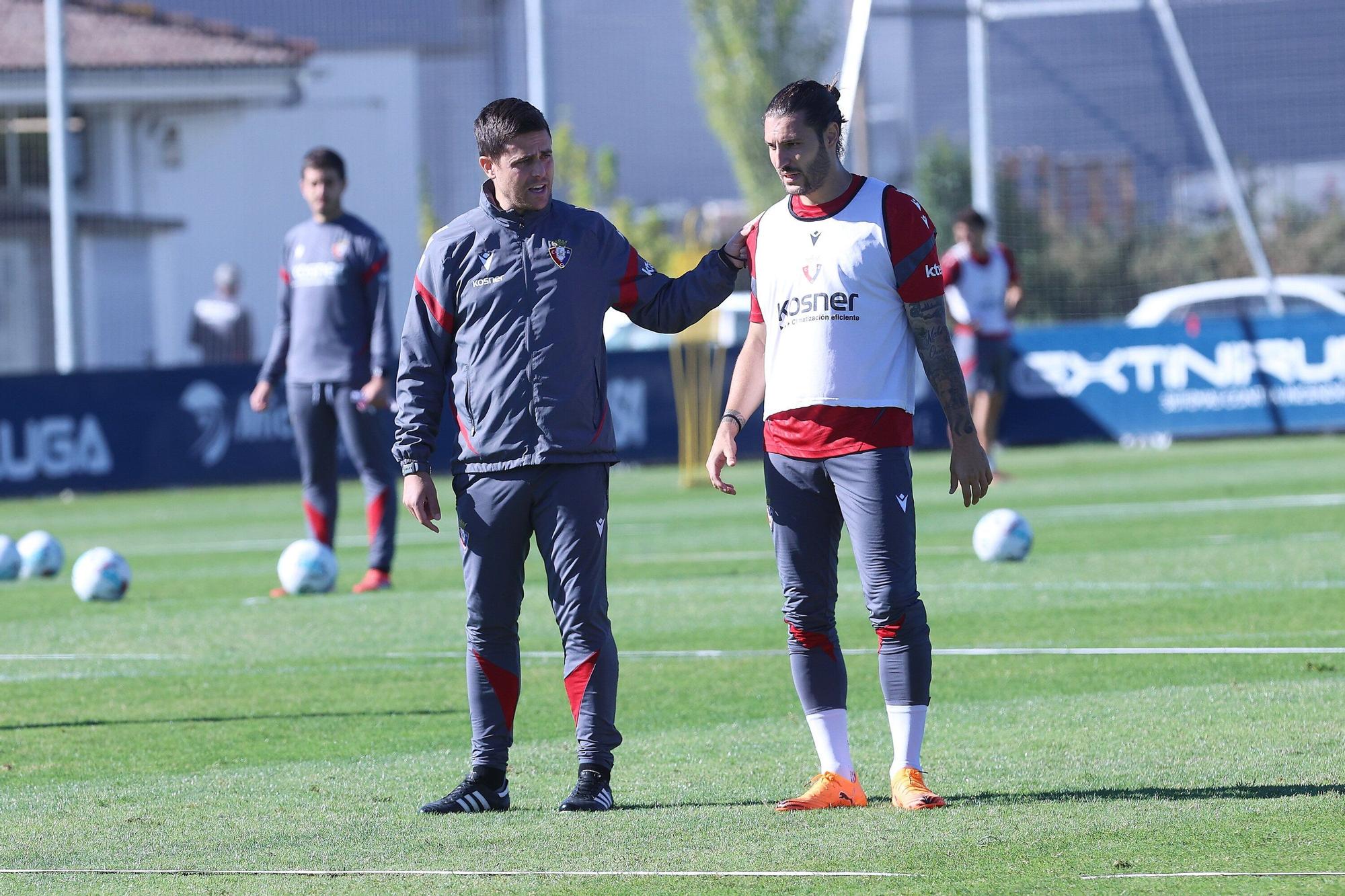 Fotos del entrenamiento de Osasuna (lunes 6 de octubre de 2025)