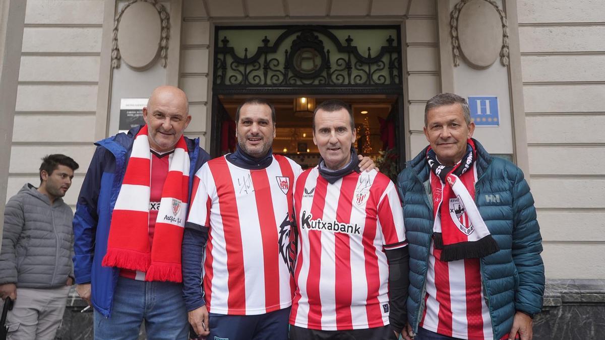 Aficionados del Athletic reunidos en el hotel Carlton