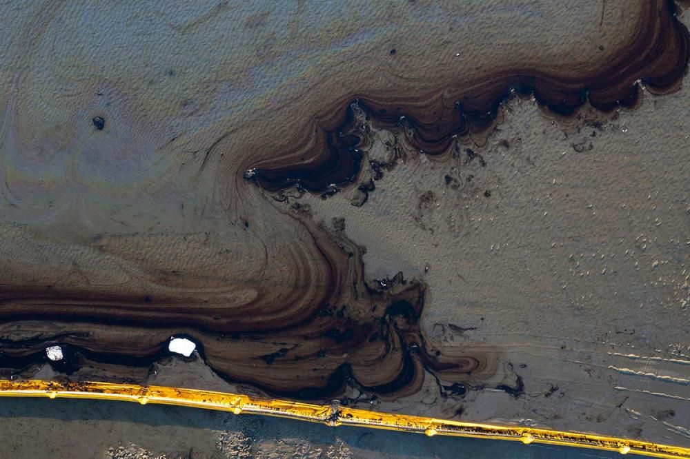 Vertido de crudo en las costas de California