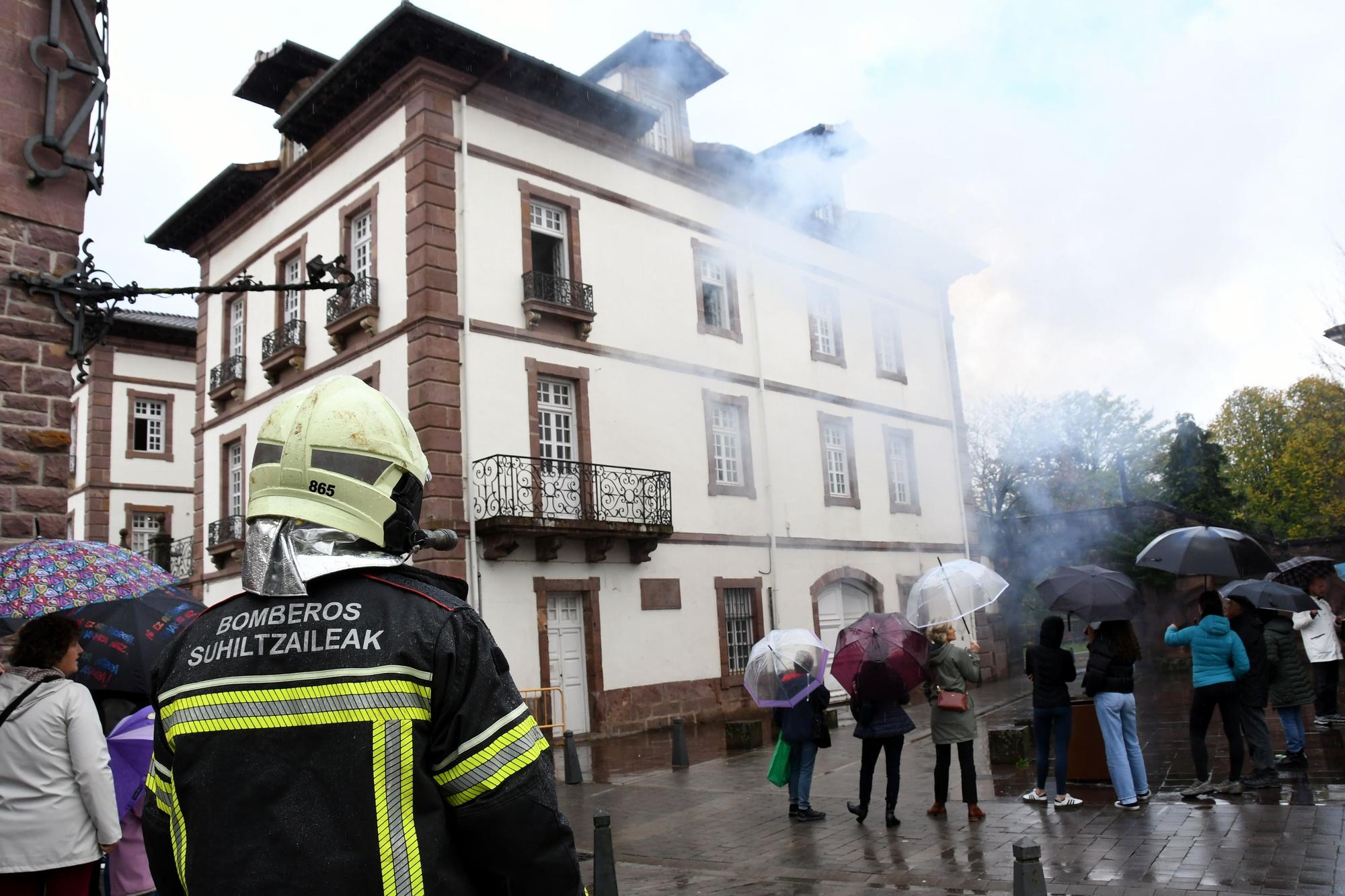 Las sirenas rompen el silencio de Elizondo