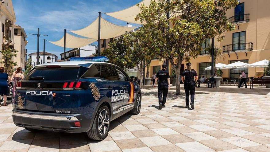Detenida una octogenaria por cinco delitos de robo con fuerza en pisos turísticos en Málaga
