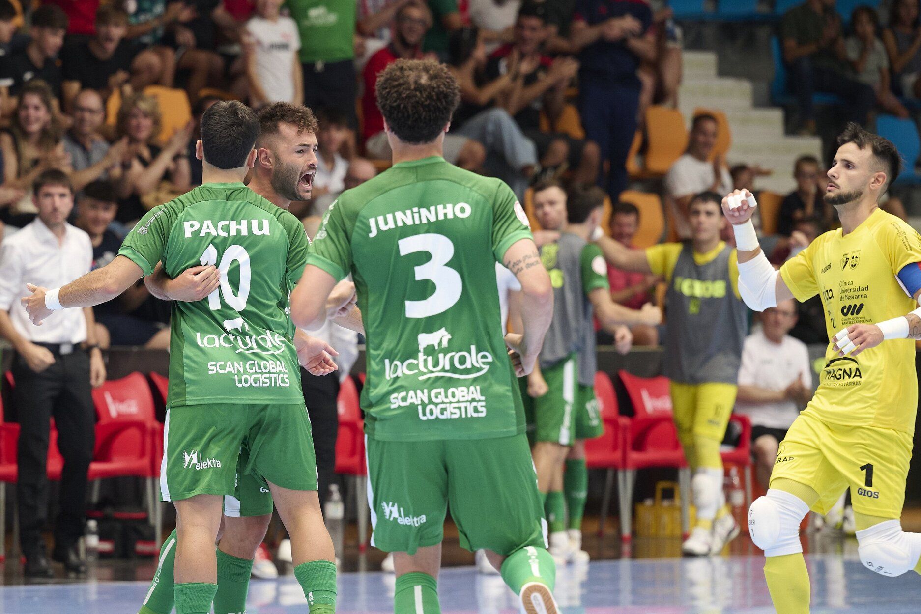 Fotos de la victoria de Osasuna Magna Xota frente a Peñiscola (5-4)