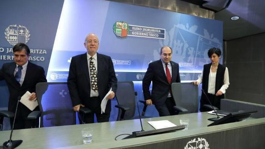 El consejero Darpón presentó ayer el ‘código infarto’ junto con los cardiólogos de la red asistencial Bihotzez, Rumoroso, Telleria y Loma-Osorio.