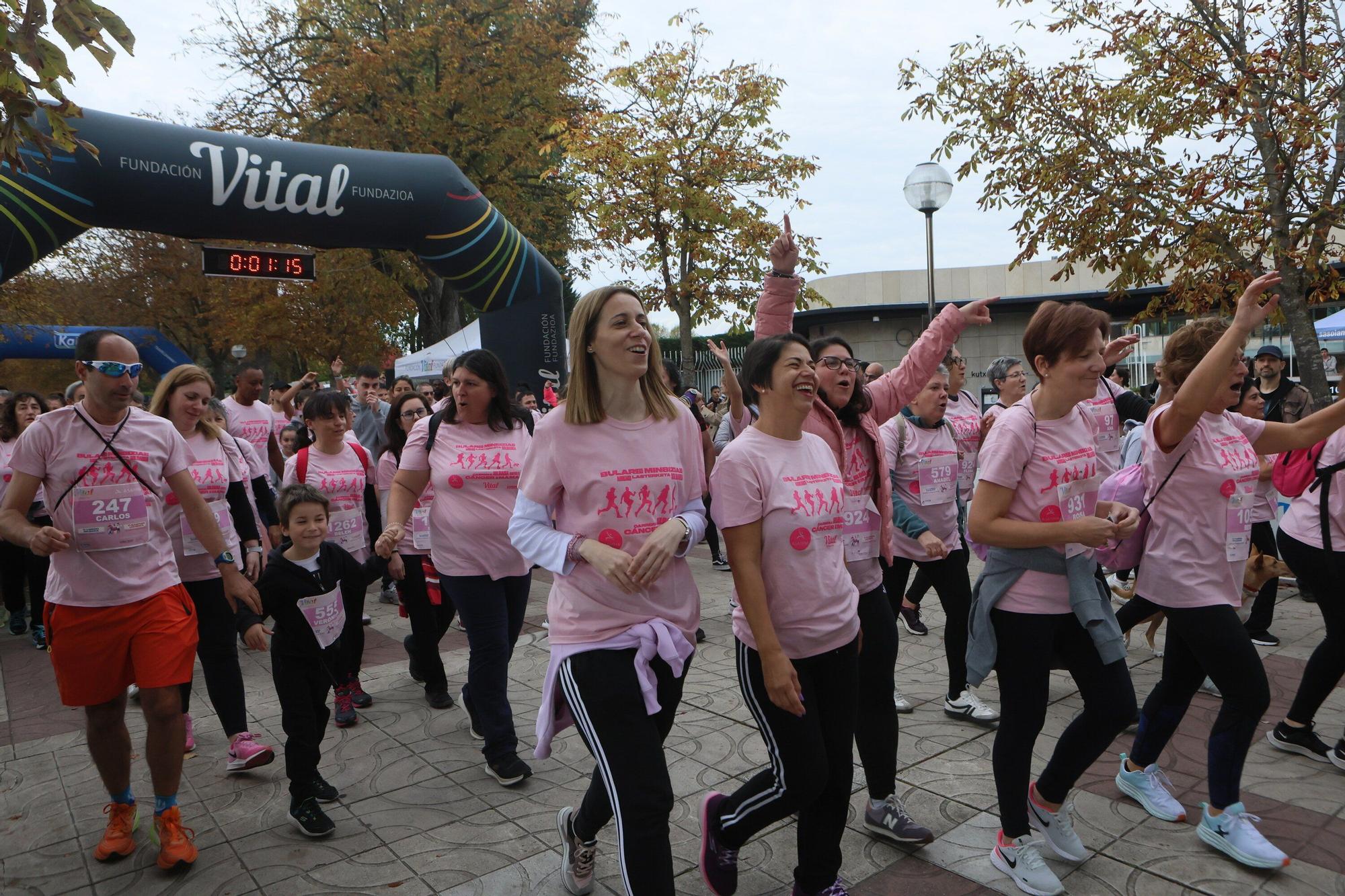 En imágenes: Vitoria se vuelca con la VI Carrera Solidaria contra el Cáncer de Mama