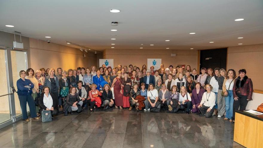 Homenaje del Colegio de Enfermeras de Navarra a 70 profesionales que se jubilaron en 2025