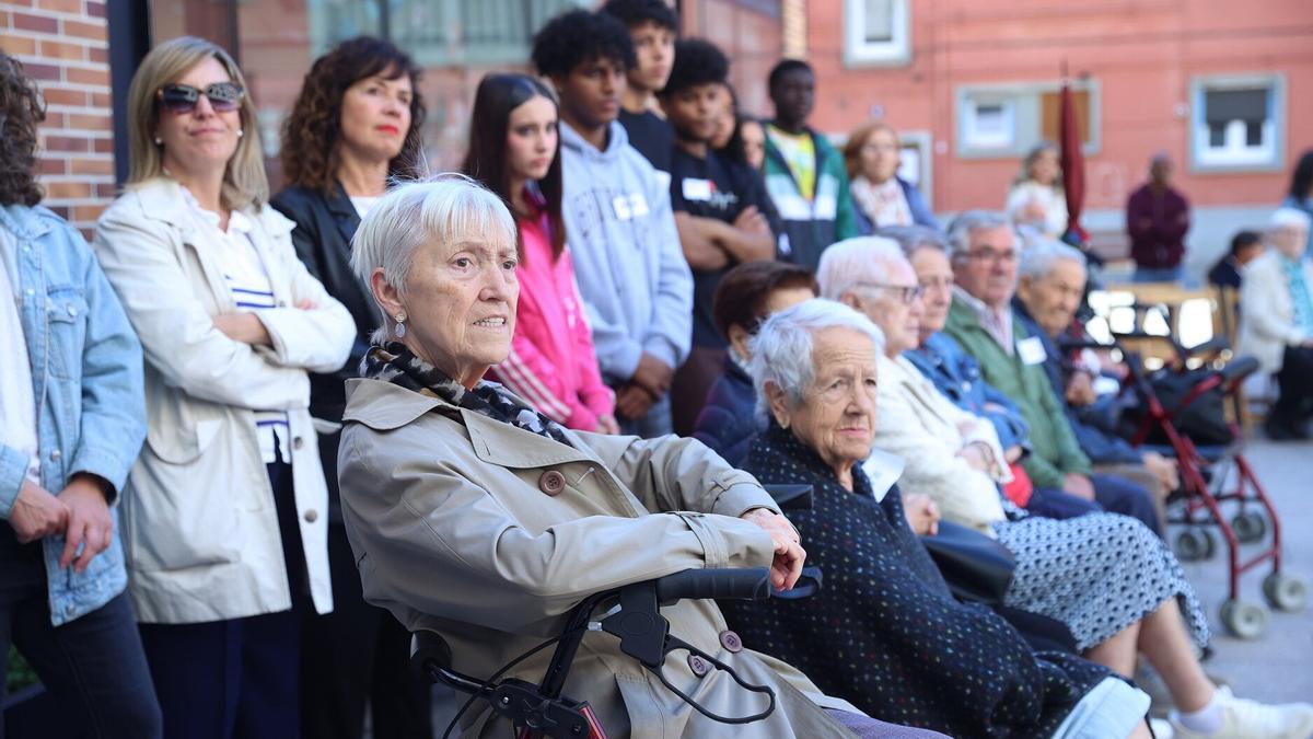 Burlada, en la plaza Parrita, día de los mayores, actividad que organiza el Ayuntamiento