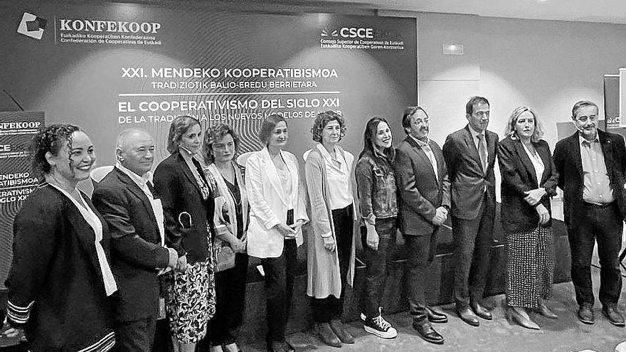 Fortalecer el comunitarismo