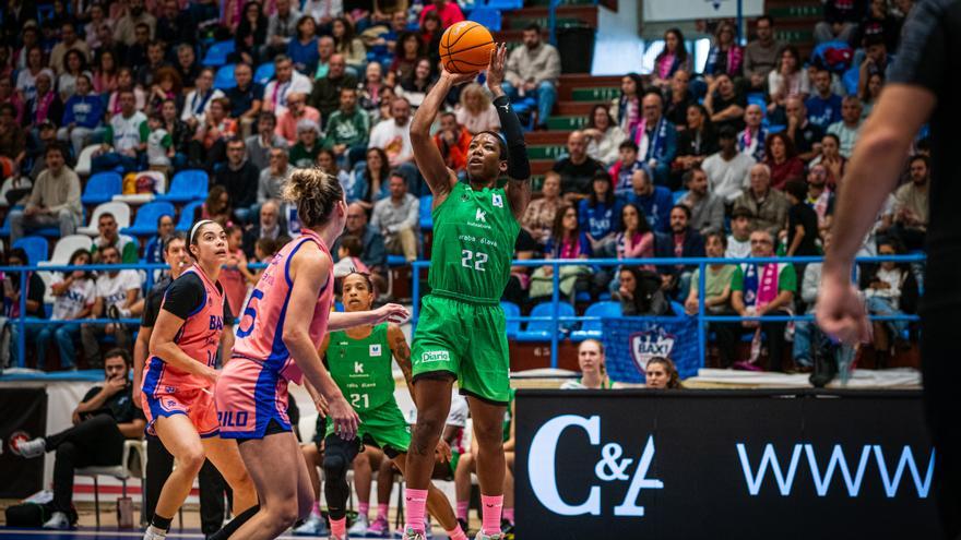 El Araski cede su primera derrota en Ferrol en la prórroga (69-62)