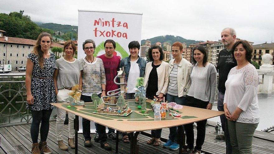 Profesores, educadores y técnicos que han participado en el proyecto Haurren Hiria.