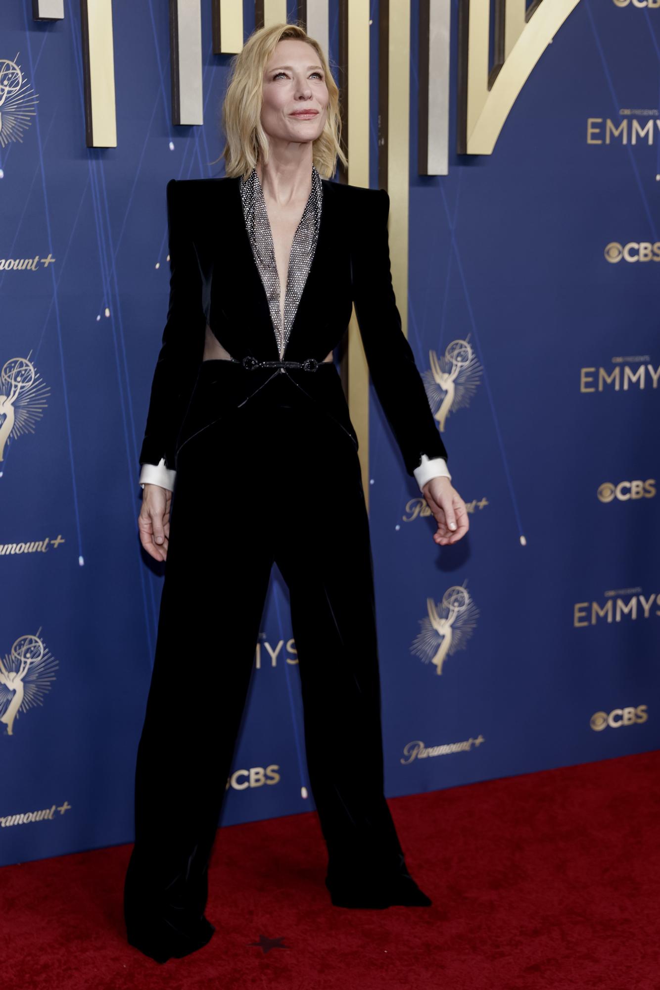 Alta costura y mensajes políticos: Jenna Ortega y Javier Bardem, protagonistas de la alfombra roja de los Emmy 2025