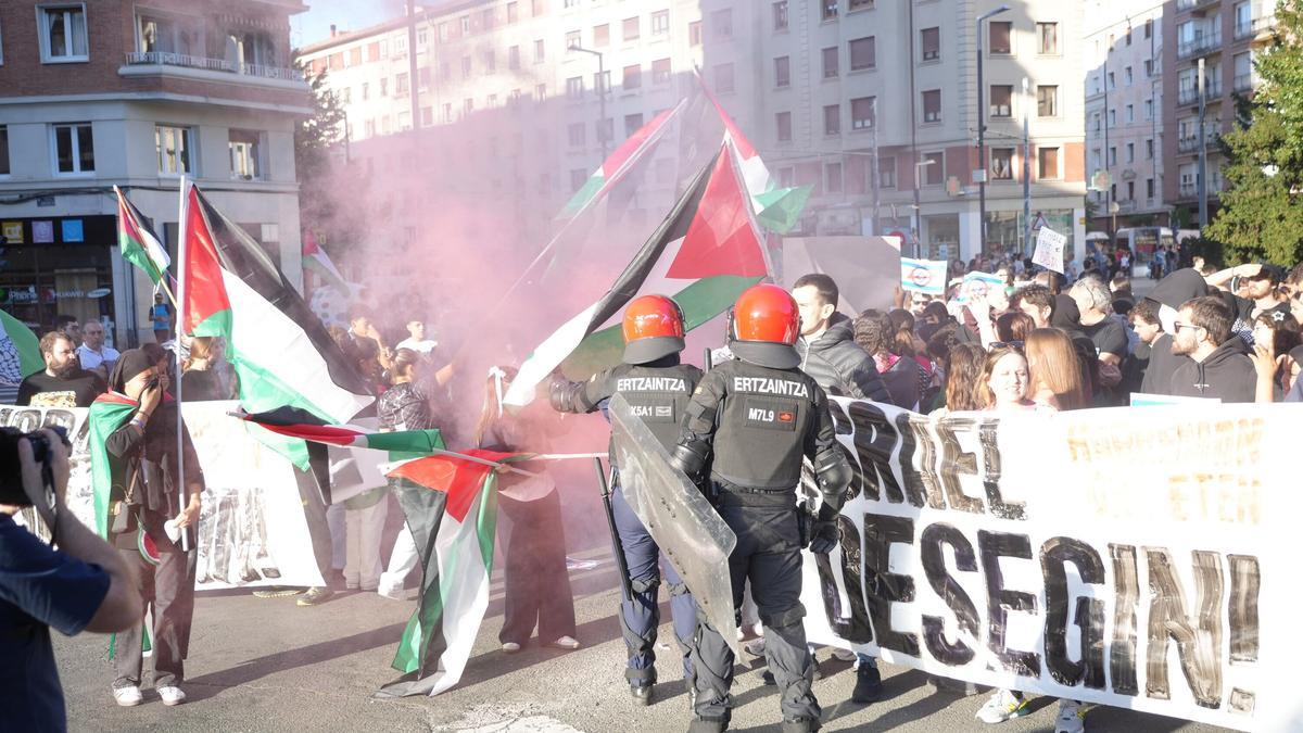 Manifestación en favor del pueblo de Gaza en Vitoria