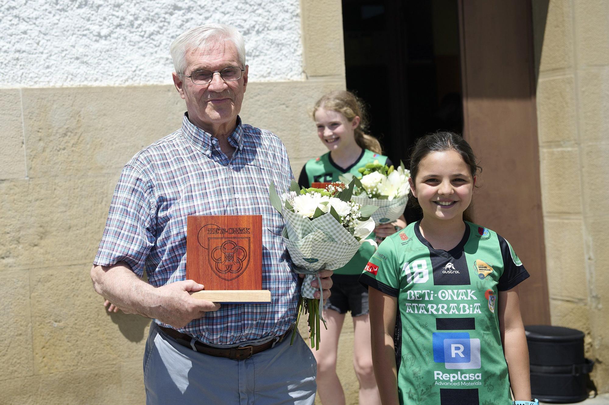 El Club Deportivo Beti Onak celebra su día entre homenajes