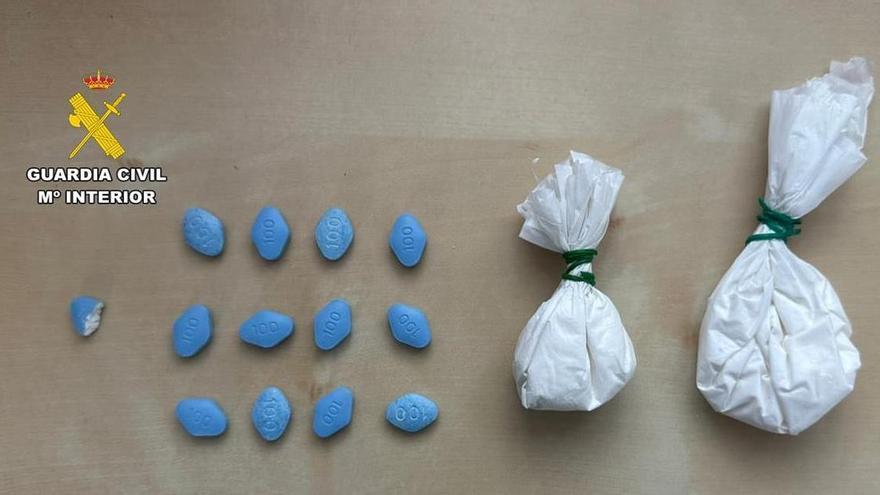Dan el alto a un vizcaino en Asturias por tener la ITV caducada y le pillan con droga el coche