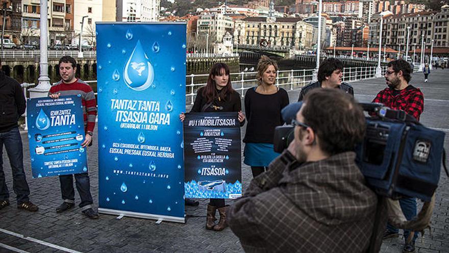 Representantes de Tantaz Tanta, en la presentación de la movilización prevista para el próximo día 11.