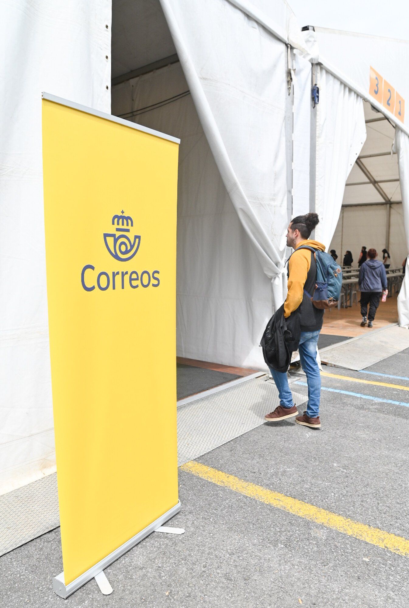 Ficoba acoge exámenes de Correos para cubrir 573 puestos en Euskadi