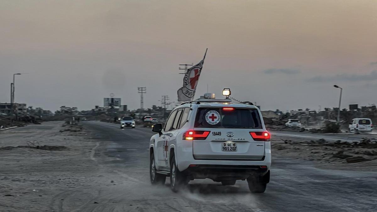 Las milicias de Hamás anuncian que entregarán este domingo los tres cadáveres de rehenes israelíes