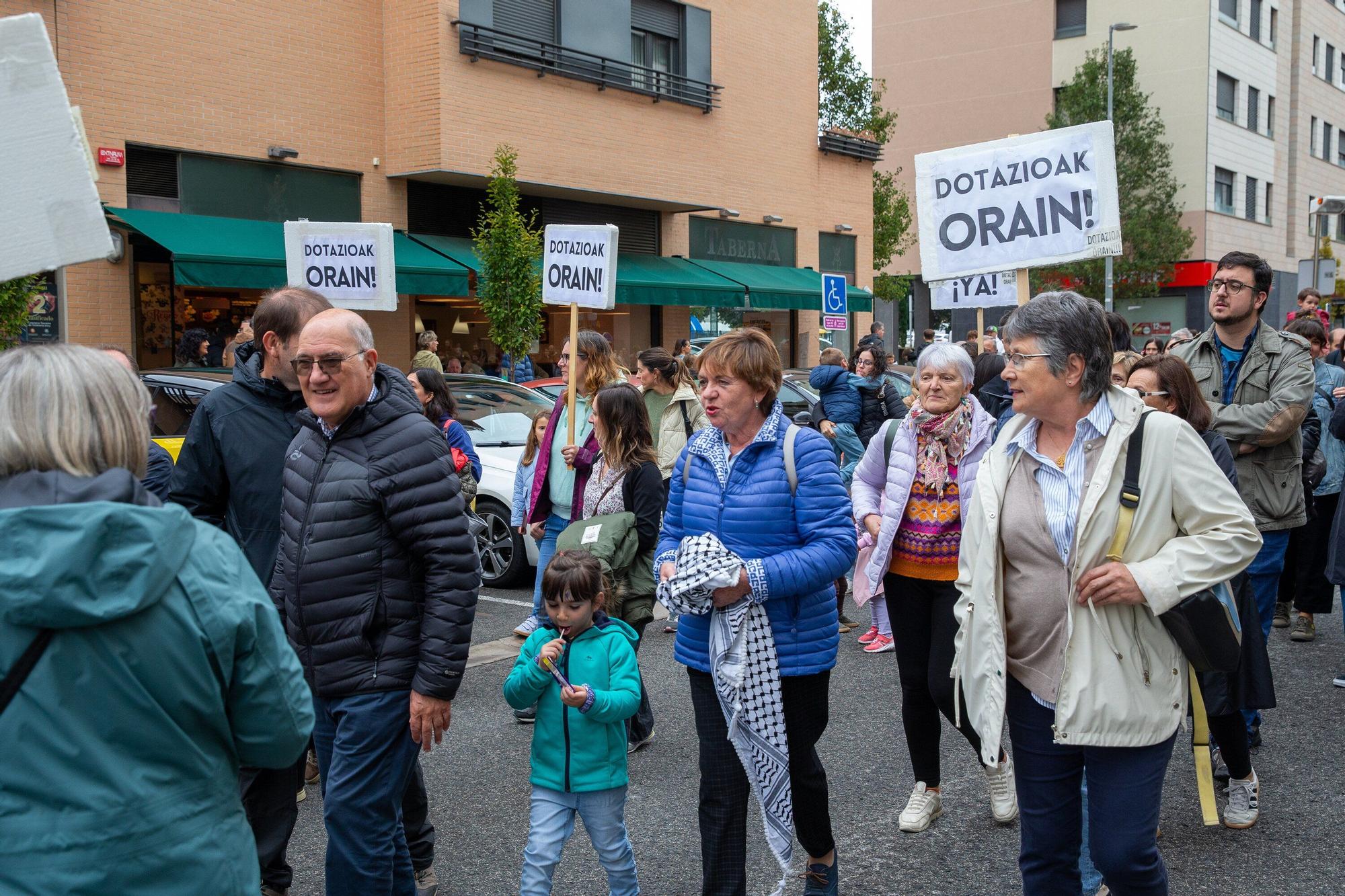 Manifestación del vecindario de Erripagaña para exigir dotaciones