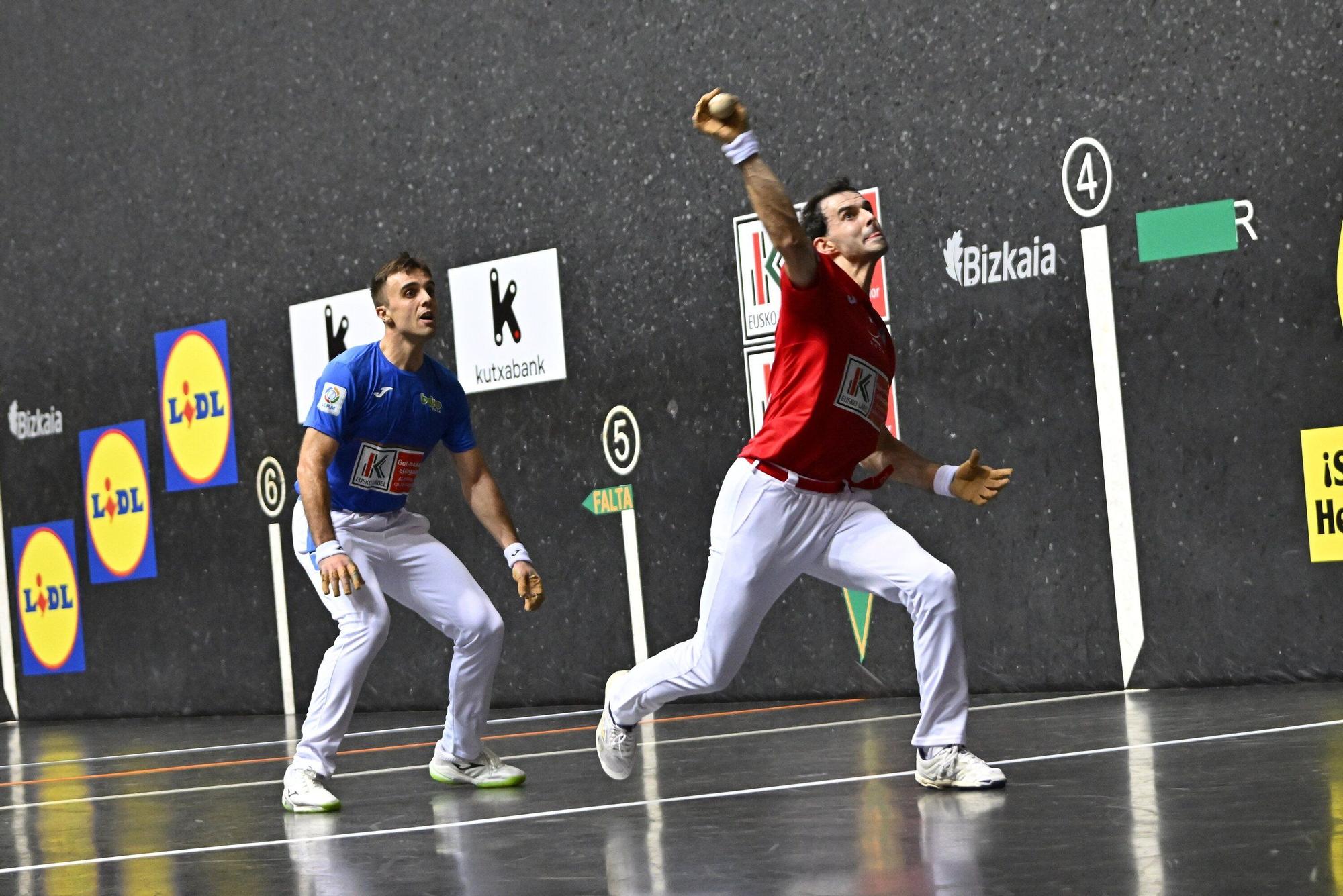 Jokin Altuna supera a Jon Ander Peña en la primera jornada de la liguilla de cuartos de final del Cuatro y Medio.