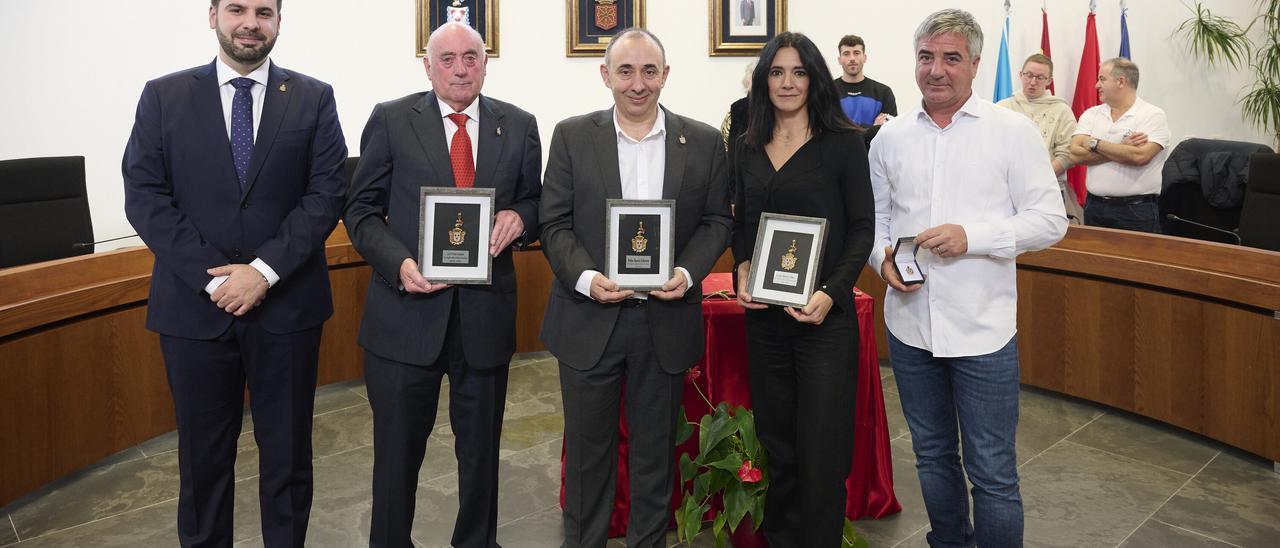 Zizur Mayor homenajea el legado de sus tres exalcaldes