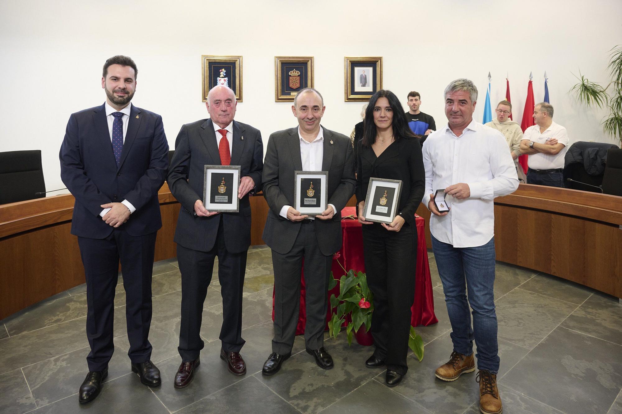 Homenaje a los tres exalcaldes de Zizur Mayor