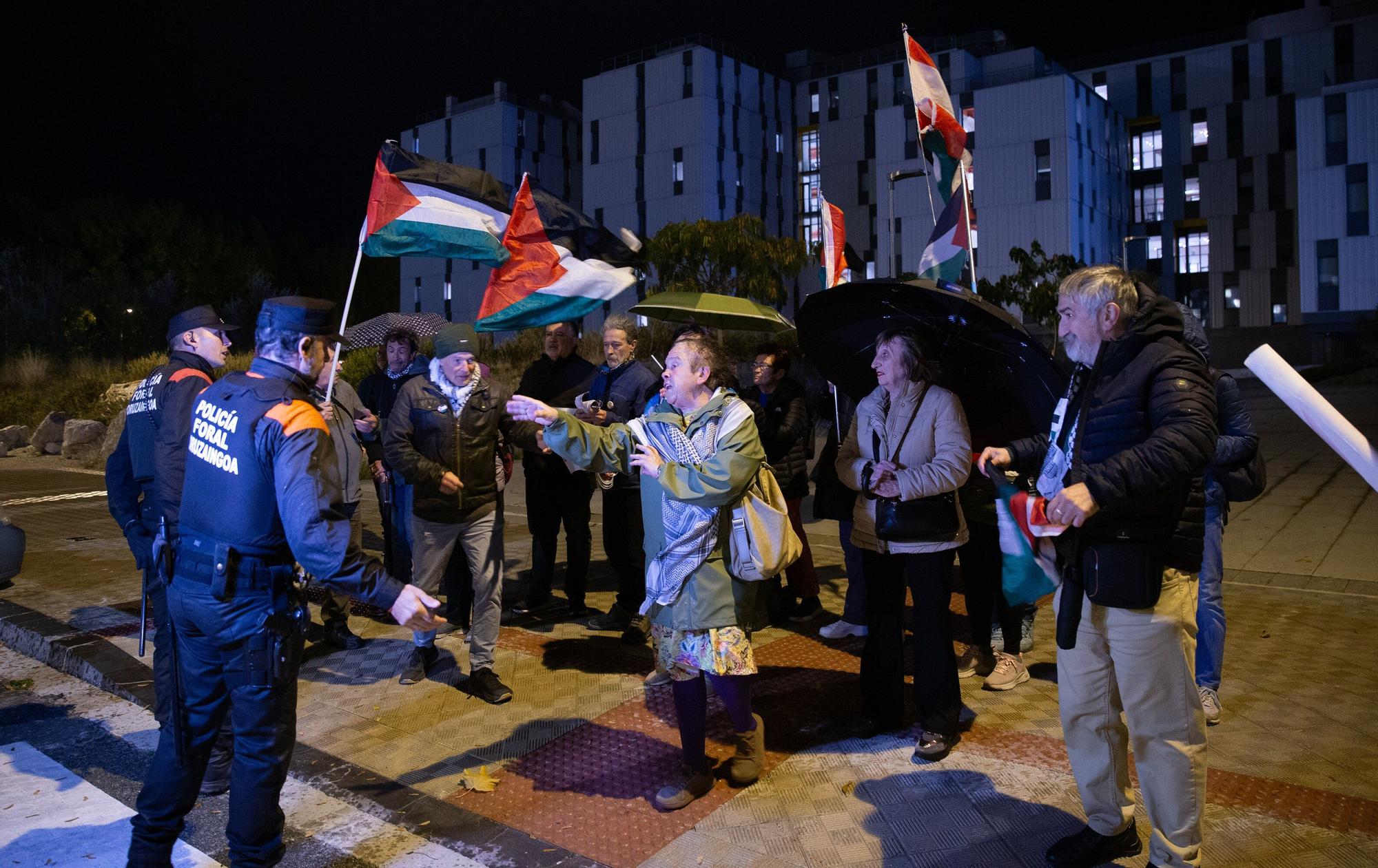 Protesta de BDZ Nafarroa por la participación de Israel en el Campeonato del Mundo de Trampolín
