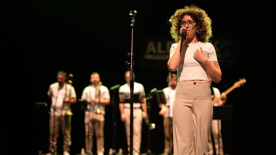 ¿Quiénes son Aldapeko Basque Latin Jazz, el grupo que ha adaptado la Marcha de San Sebastián?